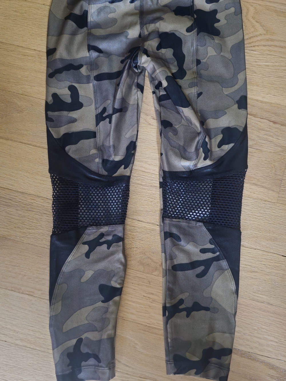 Koral Pink and Gray Camo Performance Leggings